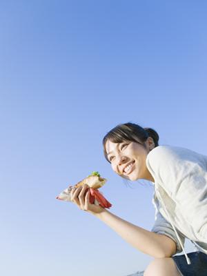 海浜幕張の絶品居酒屋【大衆酒場 ムロヒガシ】:炭火焼き串や豊富なメニューで気軽に楽しむ大衆酒場の魅力